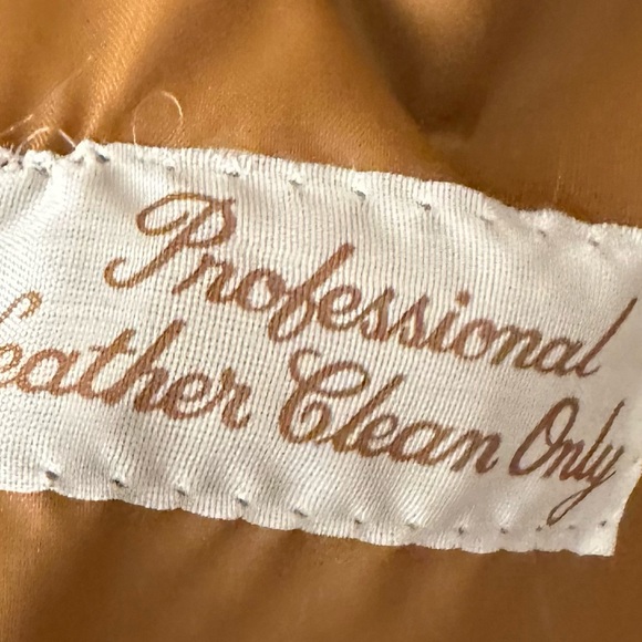 Vintage 1970’s Sears “The Leather Shop” Cognac Leather Blazer in a 42R - Picture 6 of 10